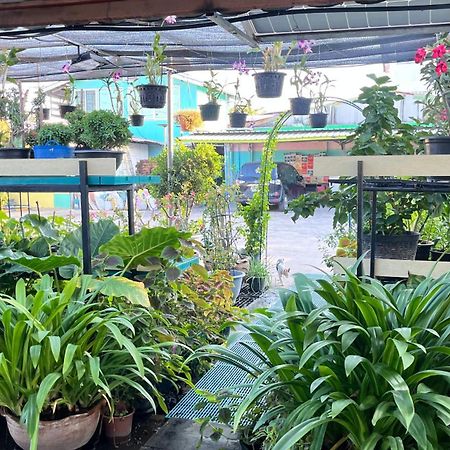 Pa Chalermchai Guesthouse Bangkok Exterior photo