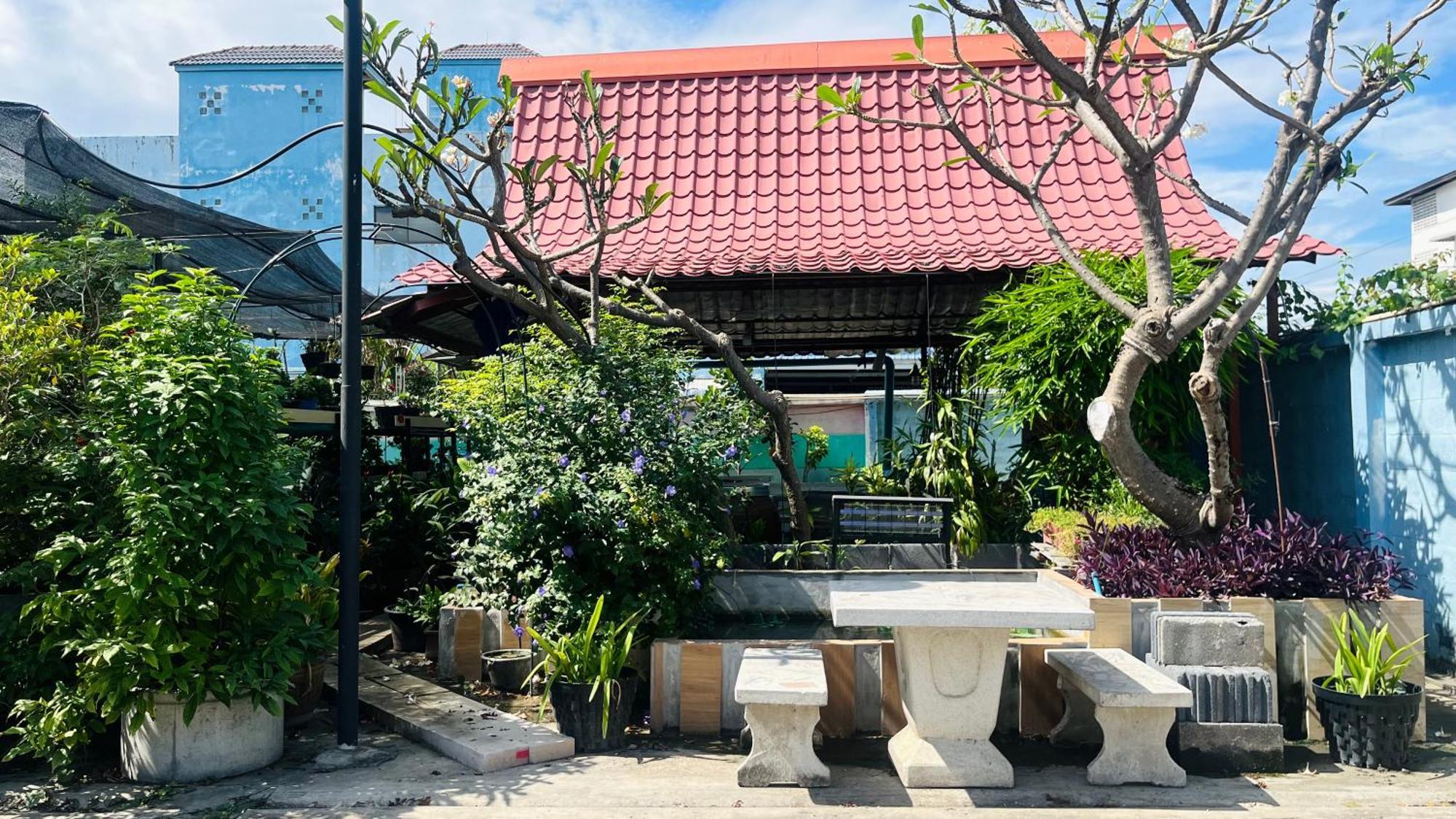Pa Chalermchai Guesthouse Bangkok Exterior photo